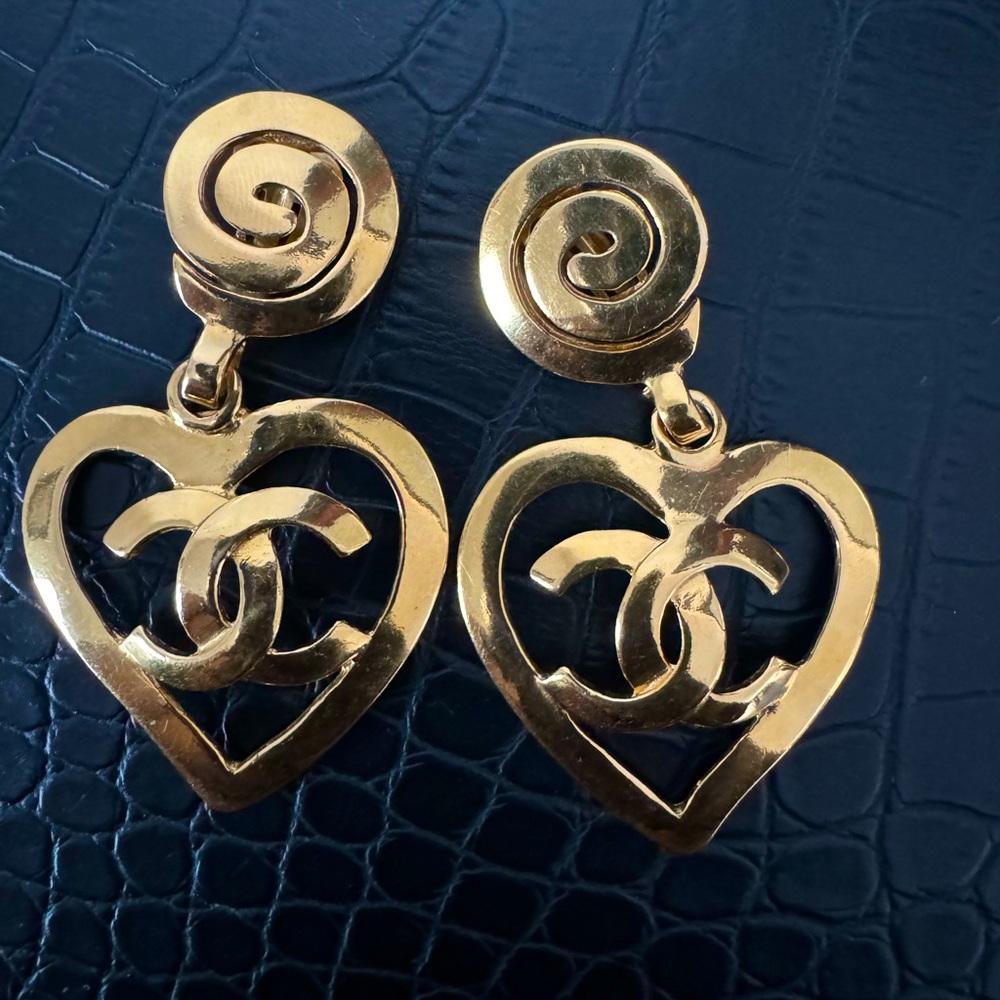 Rare vintage Chanel heart shaped clip on earrings
